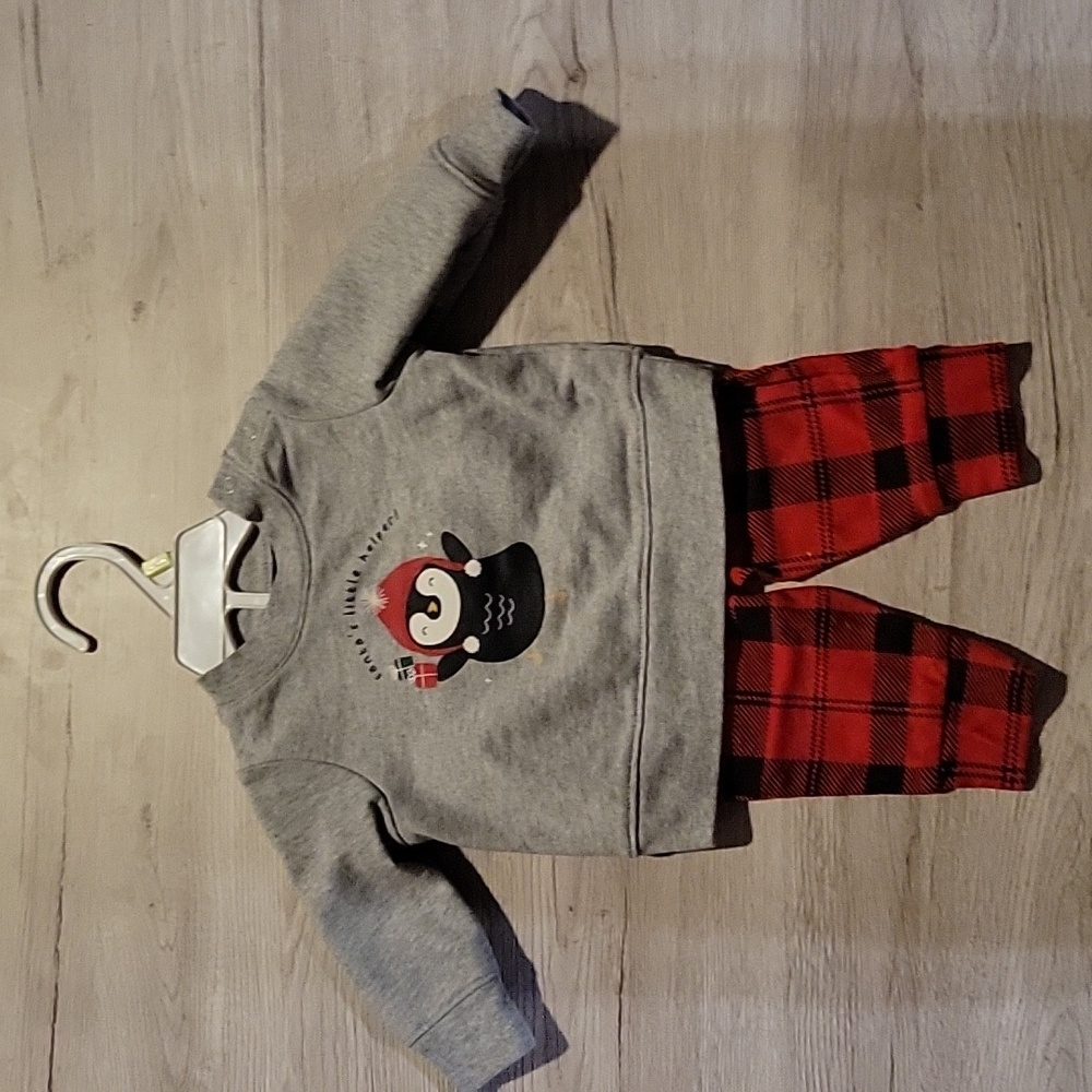Cute Penguin Baby Outfit - Gray and Red
